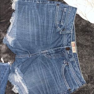 cut off l.e.i shorts